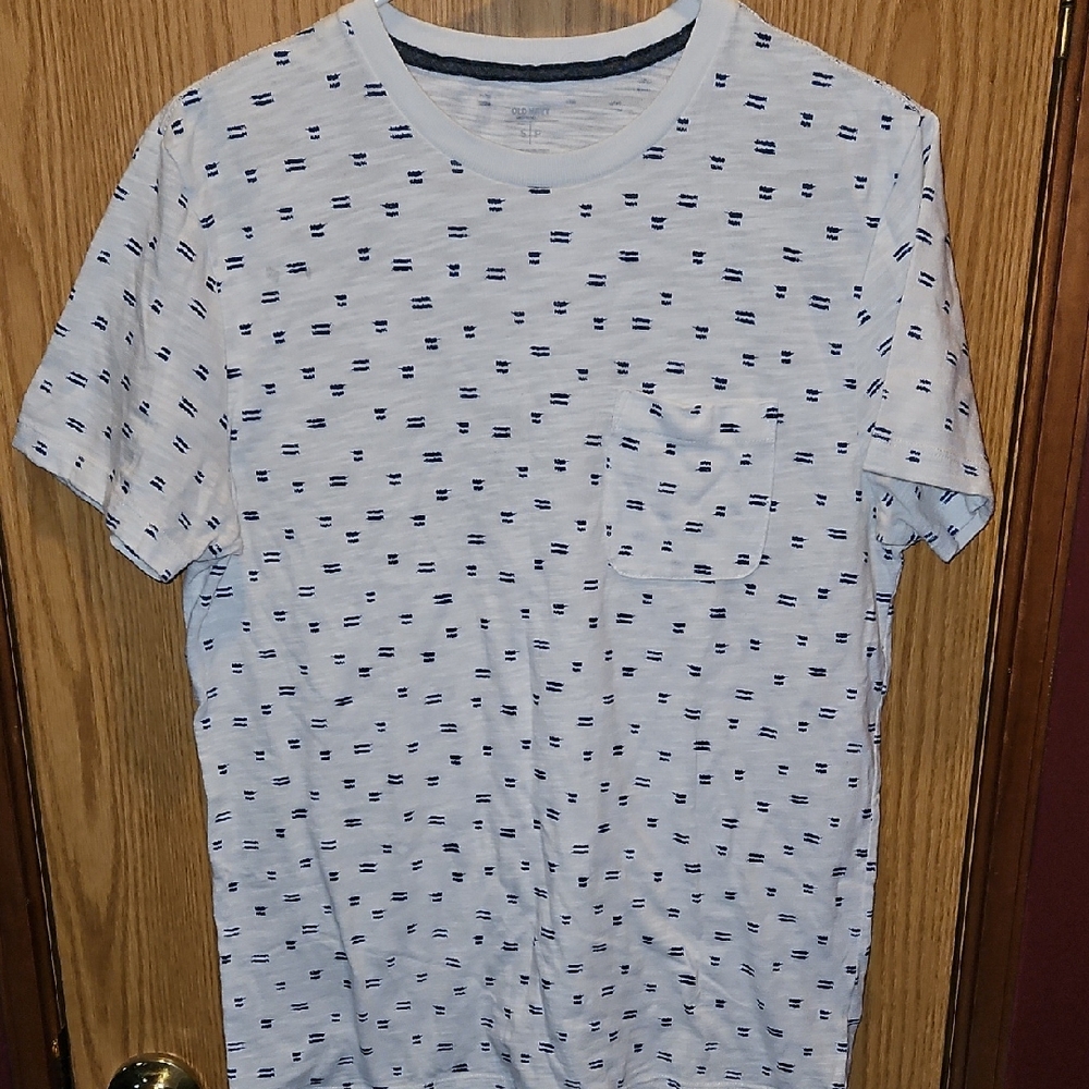 Men's White and Blue Patterned T-Shirt